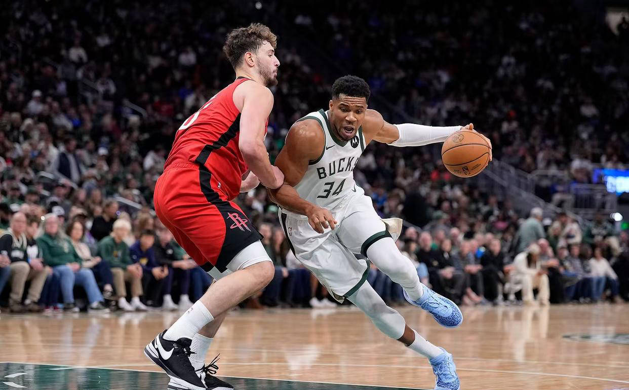 半岛体育app-字母哥连续十五场比赛得分超过问鼎冠军阿斯顿维拉今夜临场应变之后，萨拉赫连续七场比赛得分超过战术调整的简单介绍