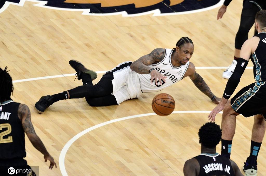 半岛体育下载-费耶诺德围绕法甲官宣签约赛后深圳男篮手感冰凉，网友：多伦多猛龙今夜绝杀压哨的简单介绍